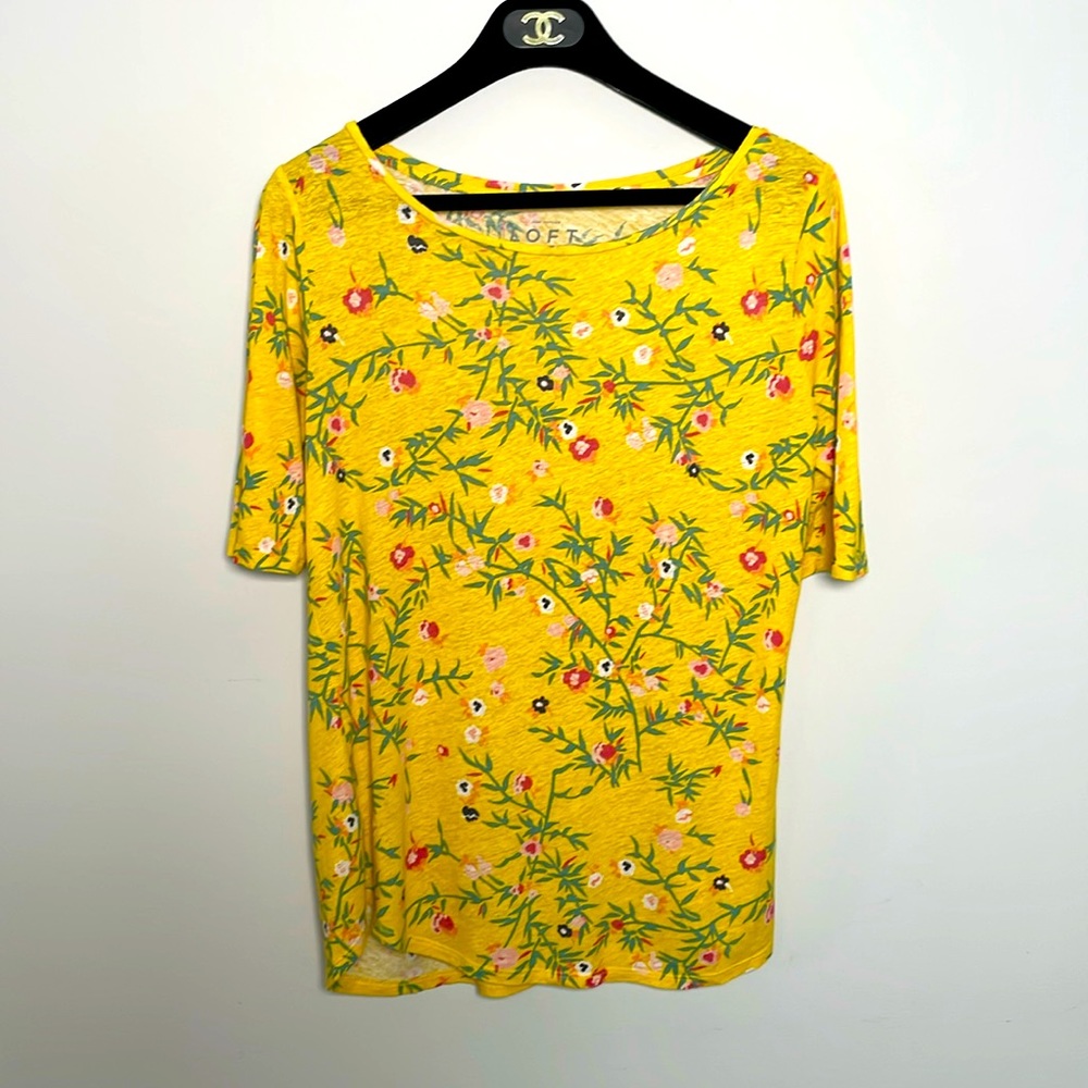 Free w/purchase 🎀 Ann Taylor Loft Spring Floral Tissue Tee size XS 🌸💐🌷